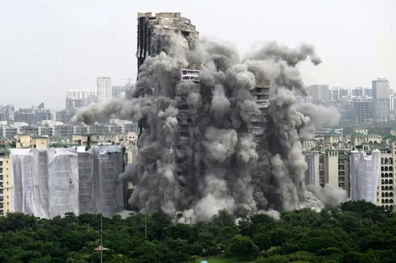 В Индии в прямом эфире показали взрыв двух небоскрёбов