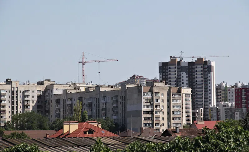 В Крыму потратят 690 миллионов рублей на «поехавшие» крыши