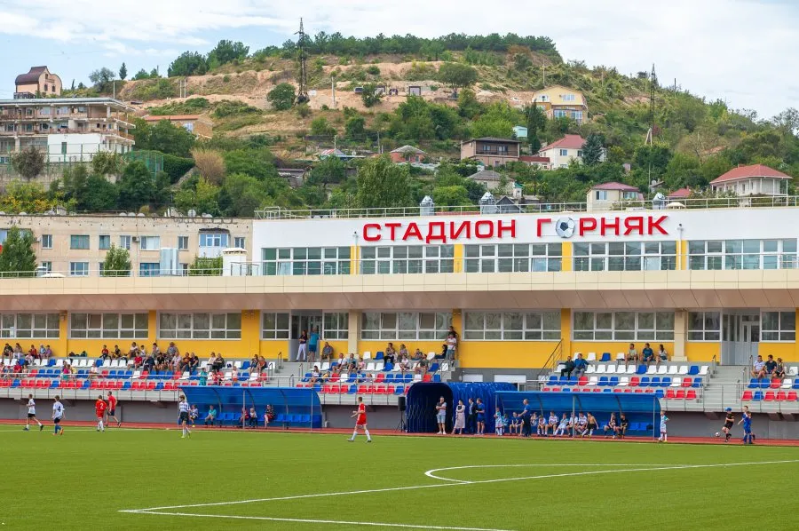 В Севастополе открыли многострадальный стадион «Горняк» 