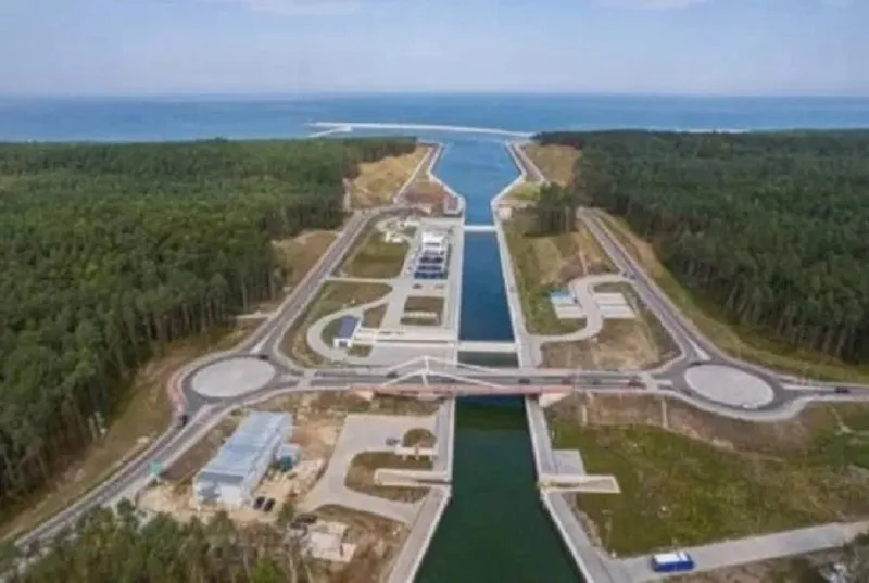 Польша открыла судоходный канал, угрожающий калининградской природе