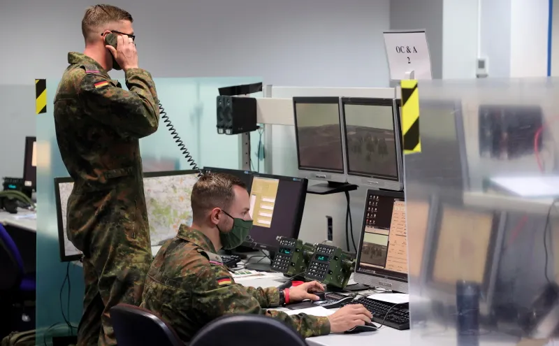 Zeit: немецкие спецслужбы предоставляют Киеву разведданные о передвижении российских войск