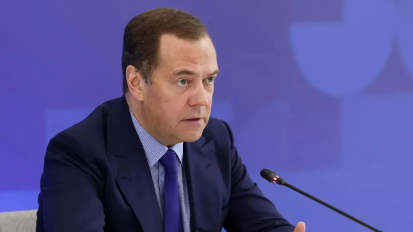Медведев: Россия продолжит освобождать занятые украинскими неонацистами территории
