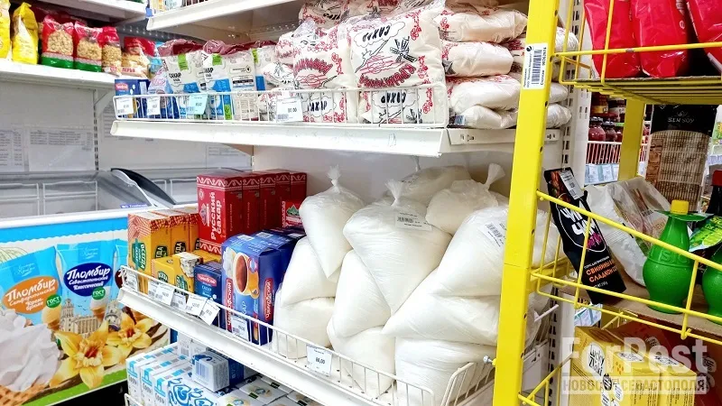 ФАС усилила контроль цен в севастопольских магазинах и на заправках