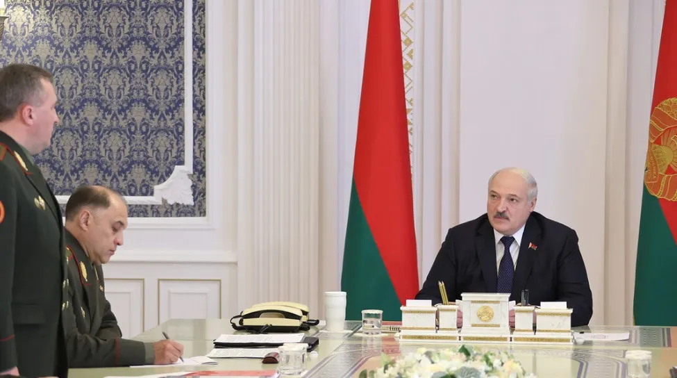 Лукашенко об украинцах: «Крымский мост им покажется цветочками»