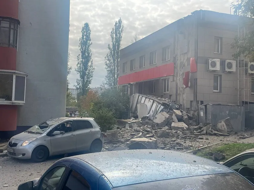 ВСУ обстреляли Белгород, обломки ракеты упали на жилой дом