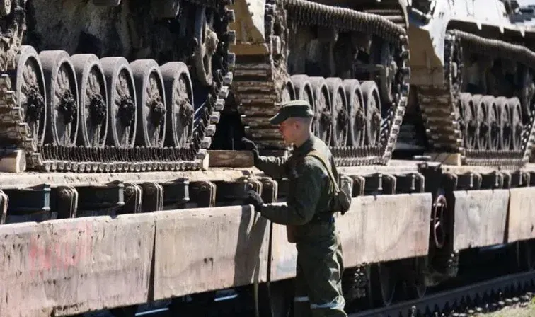 В Белоруссию прибыли первые эшелоны с военными РФ из состава совместной группировки войск