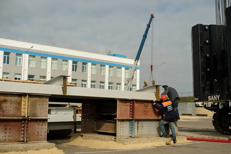 Строители начали сборку новых пролётов для Крымского моста