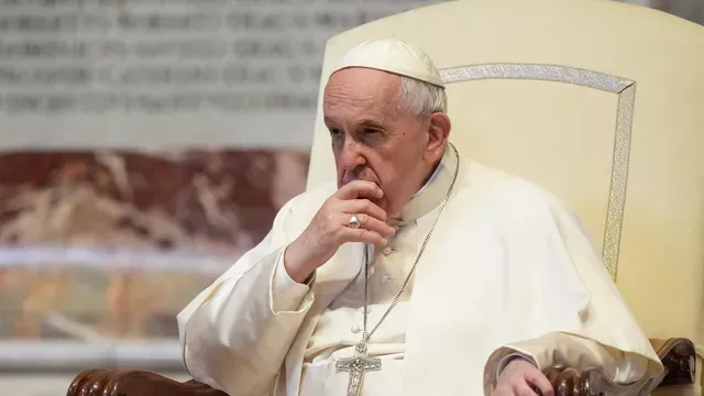Папа Римский подтвердил намерение Ватикана выступать миротворцем по Украине