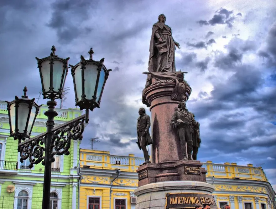 Мэр Одессы Труханов заявил, что горожане проголосовали за снесение памятника Екатерине II