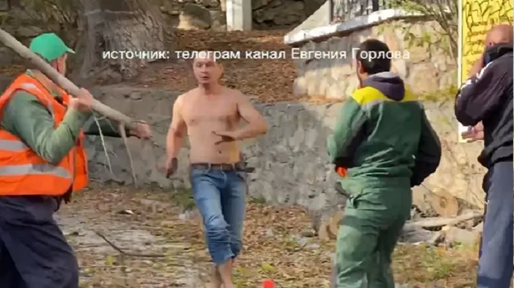 В Севастополе мужчина с топором вышел защищать жену от горхоза 