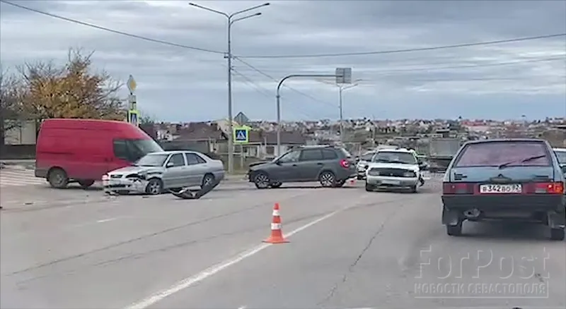 Утренняя авария привела к затору на севастопольском шоссе