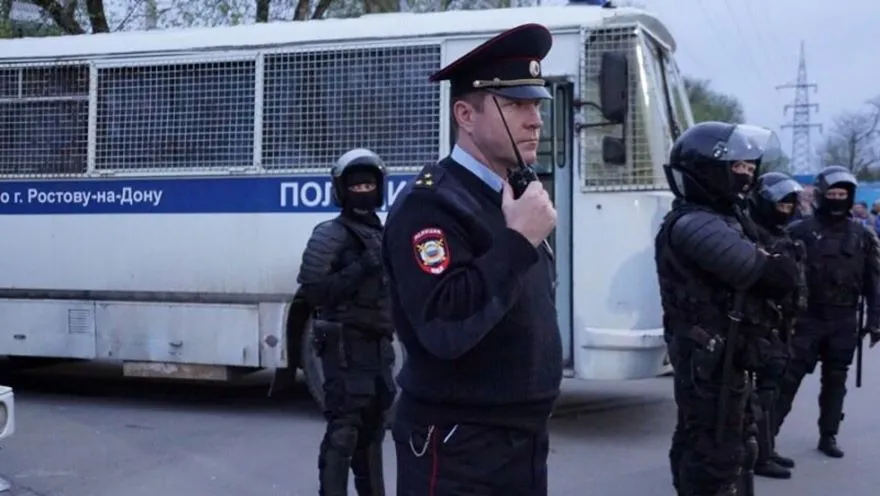Неизвестный открыл стрельбу из пулемёта по полицейским в Ростовской области