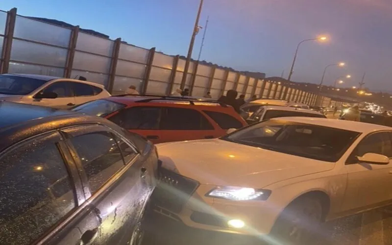 Массовое ДТП в Керчи собрало десятки машин