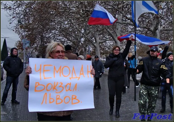 Севастополь как столица Украины и начало «ленинопада» и погромов в Киеве