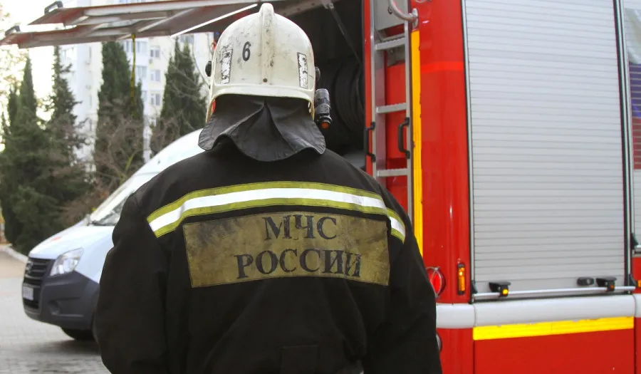 В Севастополе загорелся жилой дом