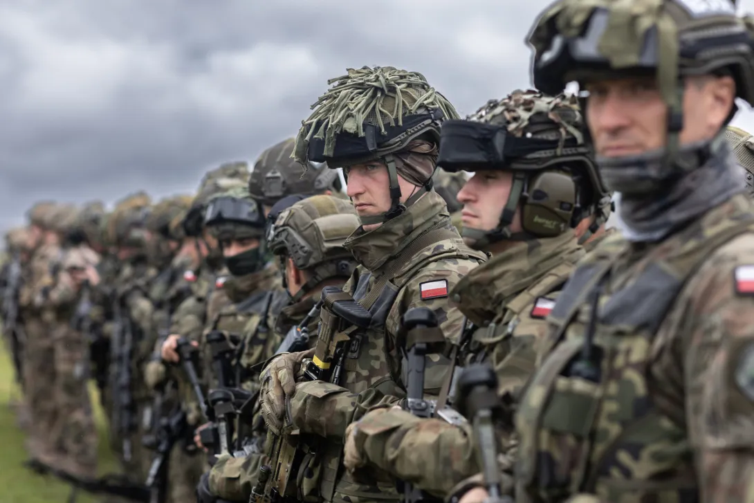 Польская армия начала набор желающих обучаться военному делу в возрасте от 15 до 65 лет