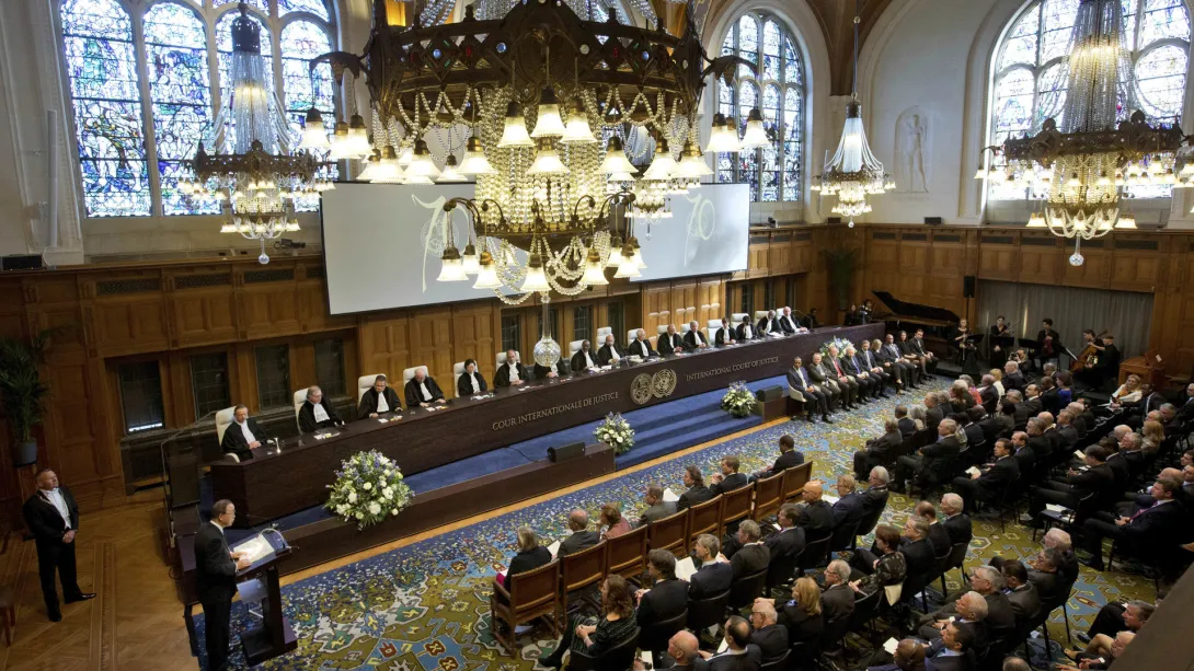 Гаагский суд признал незаконными особые правила для украинских беженцев