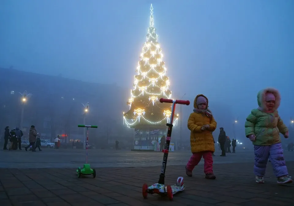 Психологи рассказали, как поздравить с Новым годом родных, находящихся на Украине