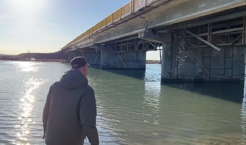 Крым и Херсонскую область связали новым мостом через Арабатскую стрелку