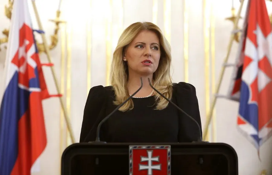 Президент Словакии Чапутова разрешила семи гражданам воевать на стороне Киева