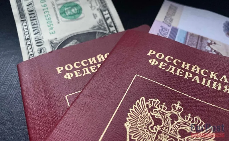 Об эмиграции из России: нужно ли звать уехавших обратно