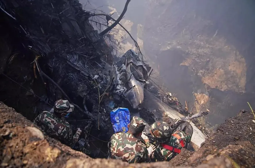 Пассажир упавшего в Непале самолёта снял на видео момент крушения
