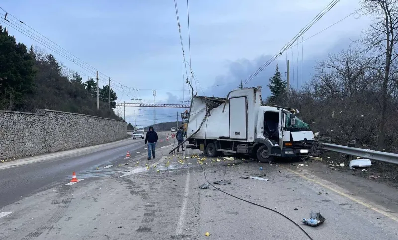 Водитель грузовика погиб в ДТП под Алуштой