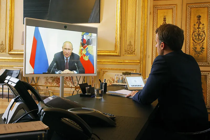 Пресс-секретарь МИД Франции Лежандр заявила о звонках Макрона Путину по просьбе Зеленского