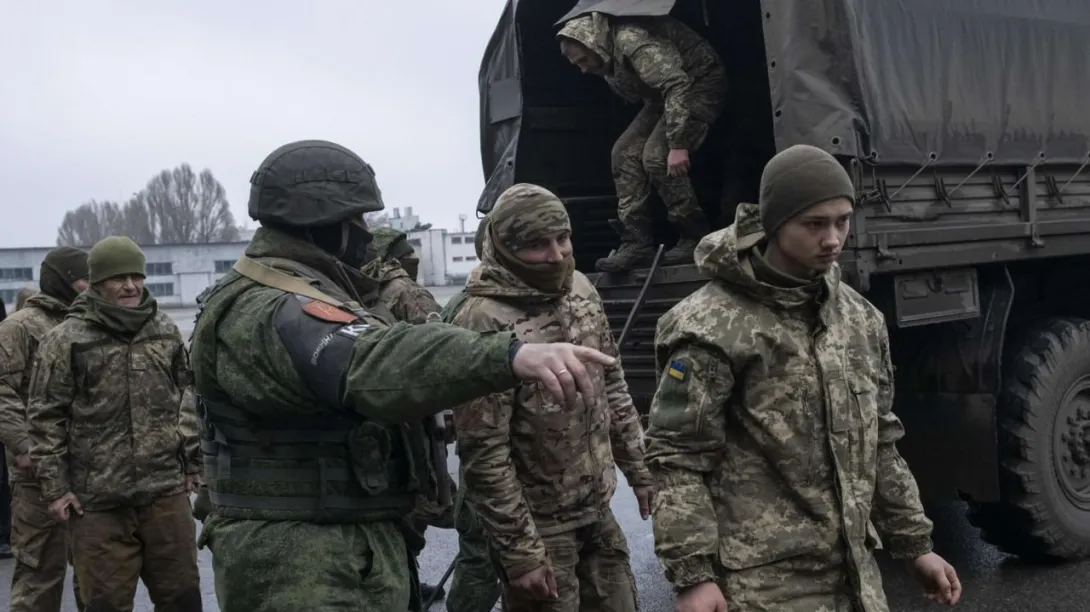 Жёны и матери пропавших украинских солдат находят помощь в Севастополе