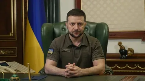 Зеленский сообщил, что ВСУ не будут защищать Артёмовск любой ценой