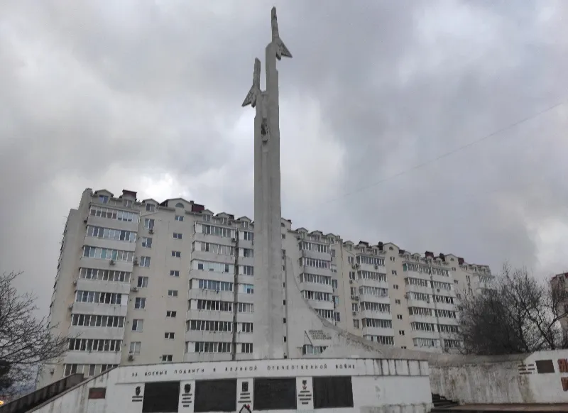 Авиационные памятники Севастополя терпят крушение