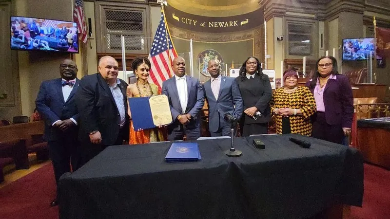 Мэр города в США подписал соглашение с несуществующей нацией