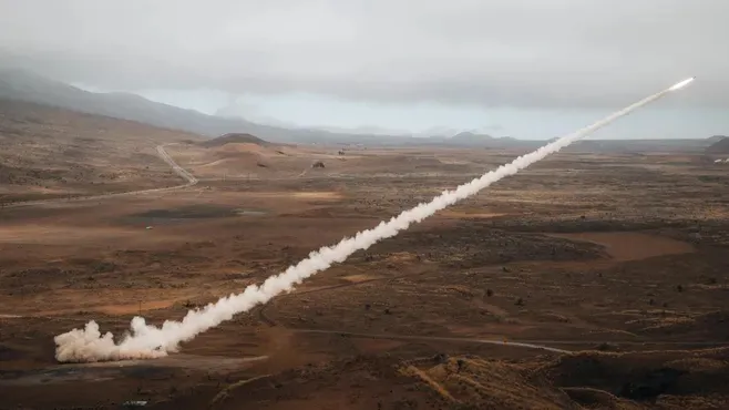 Выпущенный ВСУ снаряд HIMARS попал в локомотивное депо в Мелитополе