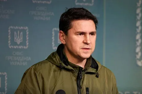 Подоляк пообещал, что Украина вернет Крым за пять-семь месяцев и снесет Крымский мост 