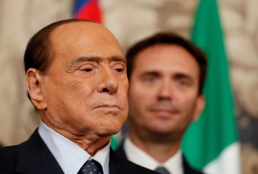 Названа опасная болезнь, которой страдает экс-премьер Италии Берлускони