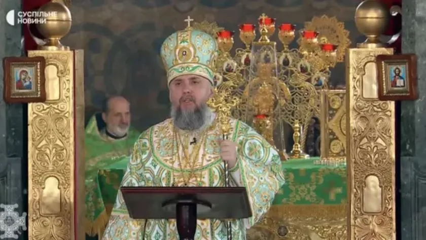 Раскольники начали богослужение в Киево-Печерской лавре