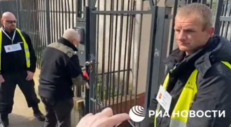 В Варшаве полиция ворвалась в школу при российском посольстве