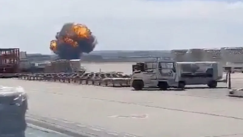 Крушение истребителя F-18 попало на видео