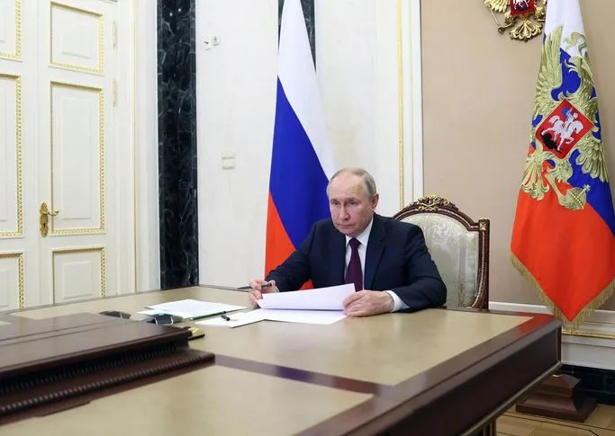 Путин призвал не допустить раскачивания ситуации внутри России