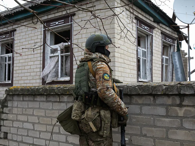 Опубликовано видео расстрела украинскими заградотрядами отступающих бойцов ВСУ