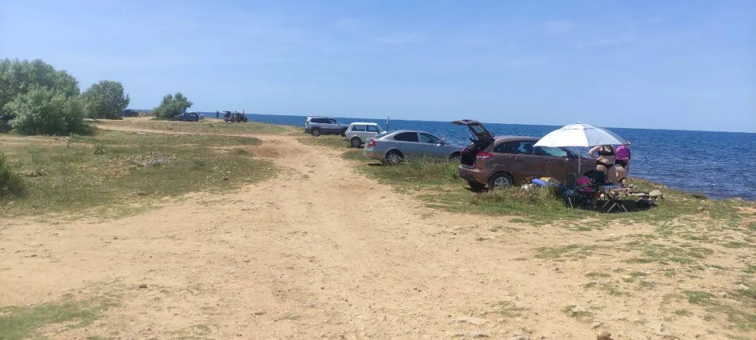 Севастопольских водителей ожидают штрафы за парковку возле моря