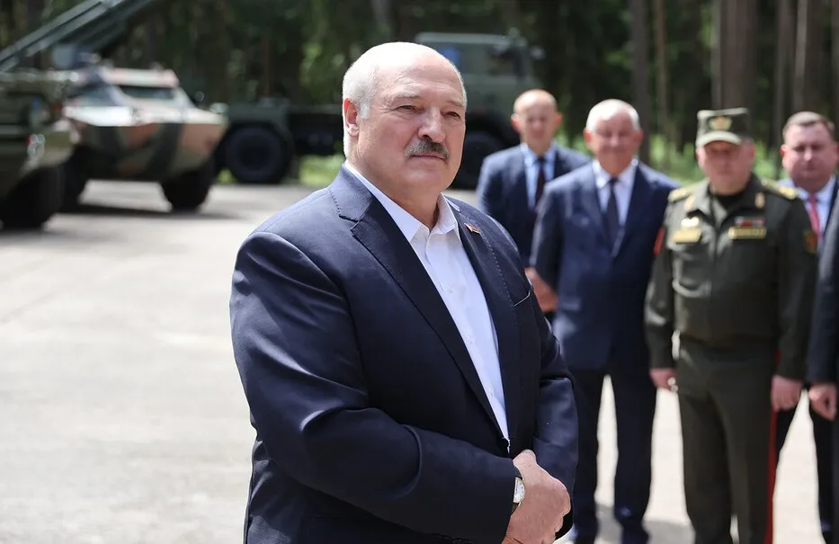 «Пусть трепещут»: Лукашенко рассказал об оружии, которое РФ передаёт Белоруссии