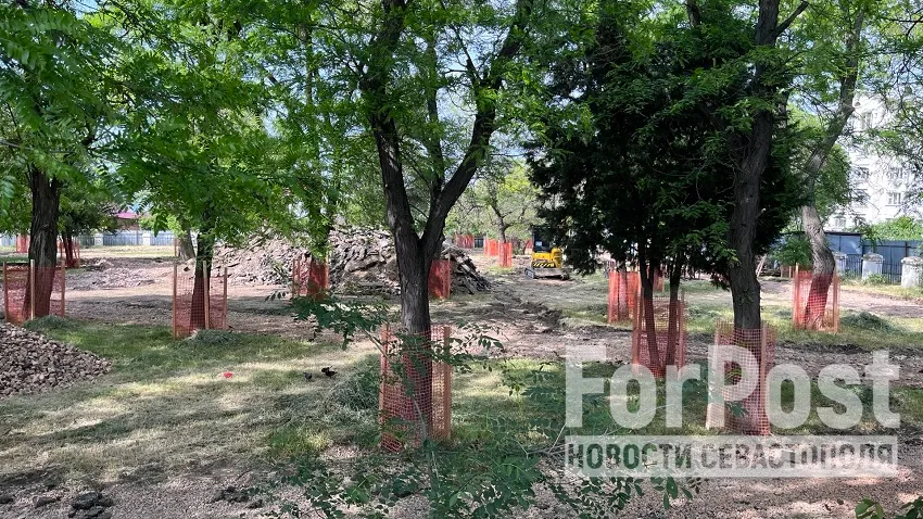 Севастопольцы добились проведения археологических разведок перед ремонтом Лазаревского сквера