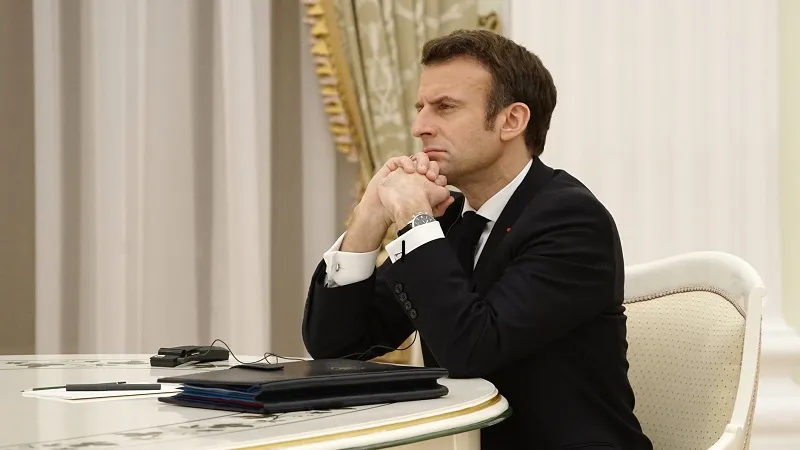 Зачем президент Франции попросился на саммит БРИКС