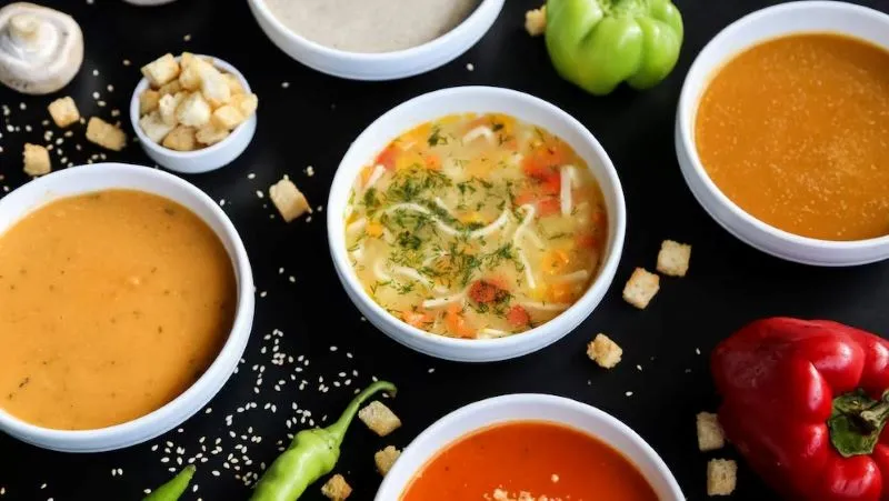 Окрошка с крабом, свёкла против зелени и испанские «гости»: в Крыму экспериментируют с холодными супами 