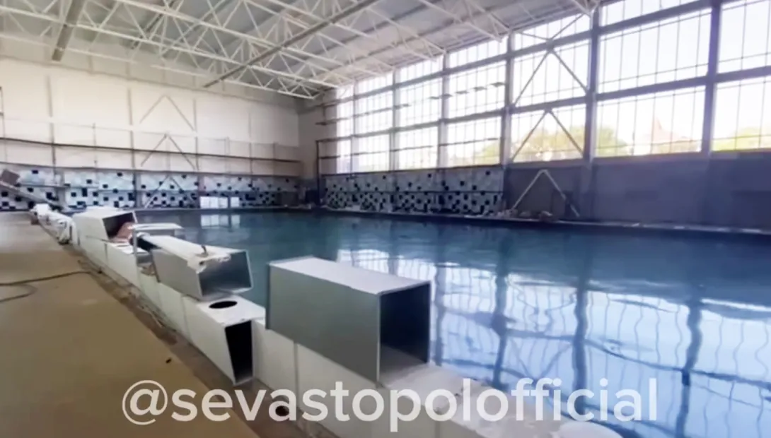 В Севастополе новый бассейн дал течь?