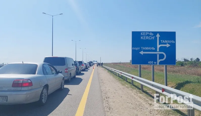 Пробка к Крымскому мосту снова растёт