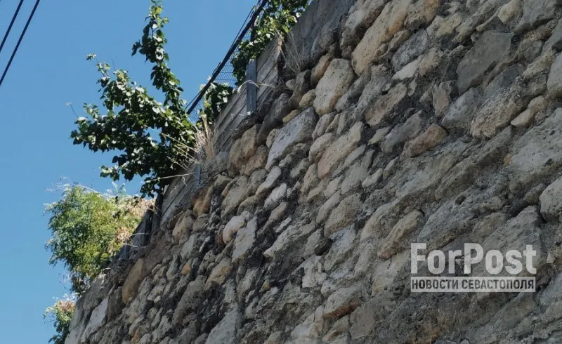Одновременный ремонт подпорных стен начинается в Севастополе