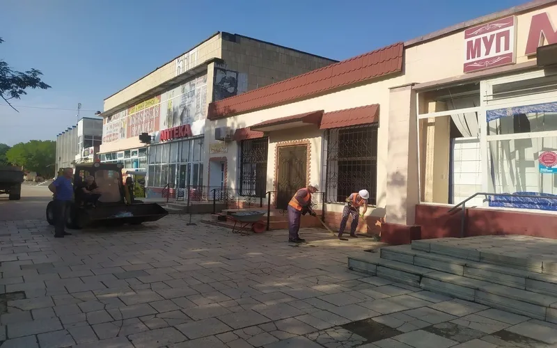 Посёлок на северо-западе Крыма восстанавливают после атаки БПЛА