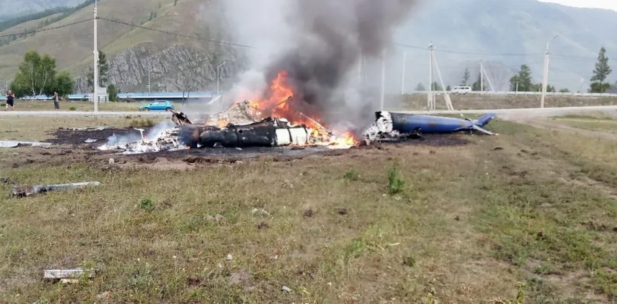 Появились кадры крушения вертолёта Ми-8 — погибли шесть человек